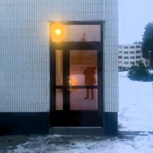 Полуторная алюминиевая дверь